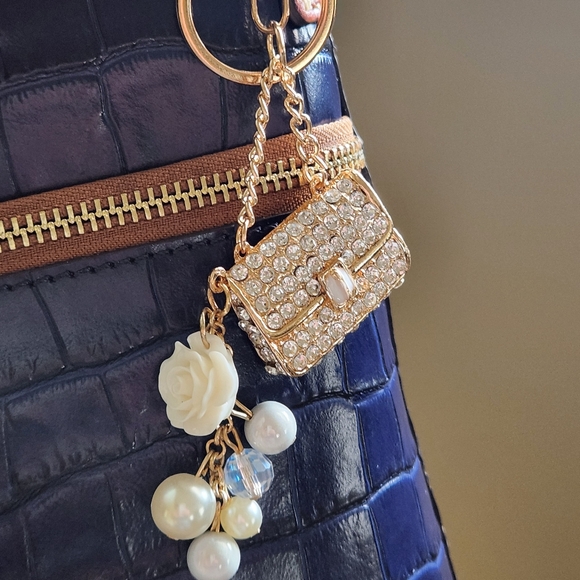 New Rhinestone Flowerette Faux Pearl Bag Charm/Keychain - Picture 4 of 6